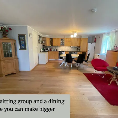 Leilighet Spacious With 4 Bedrooms Grimstad (Aust-Agder)