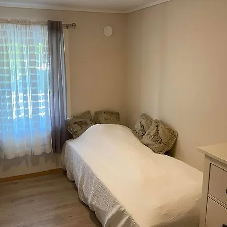 Spacious With 4 Bedrooms Grimstad