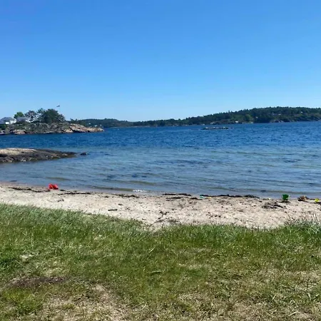 Spacious With 4 Bedrooms * Grimstad