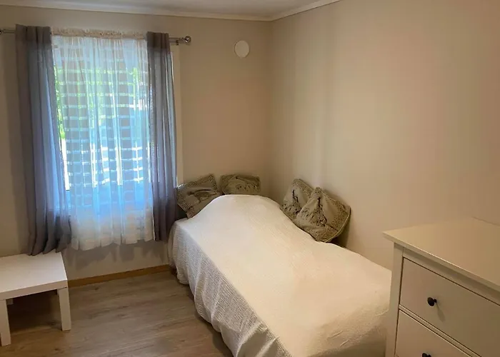 Spacious With 4 Bedrooms Grimstad (Aust-Agder)