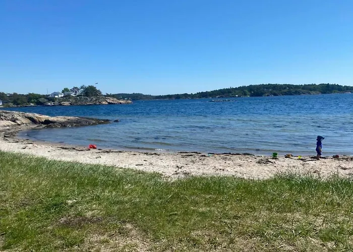 Spacious With 4 Bedrooms * Grimstad (Aust-Agder)